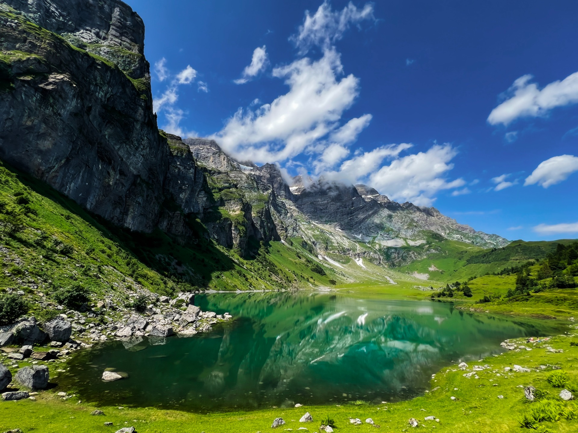 Oberblegisee Glarnerlandban: kevésbé ismert név, de nem kevésbé látványos hely 